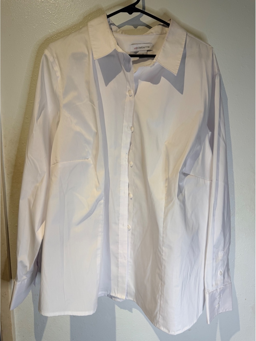 Liz Claiborne Women's White Button-Up Shirt Size 2X with Long Sleeves
